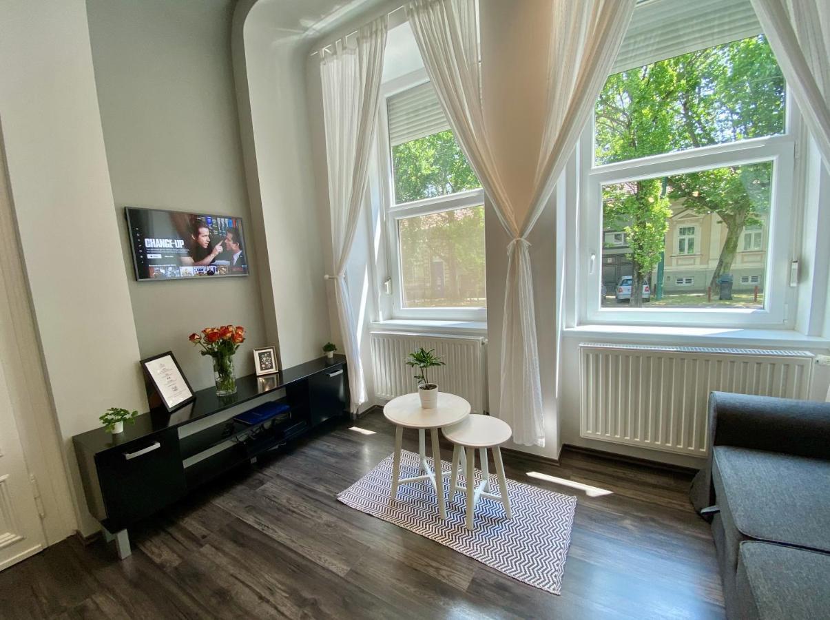 Art Apartment Szeged Eksteriør billede