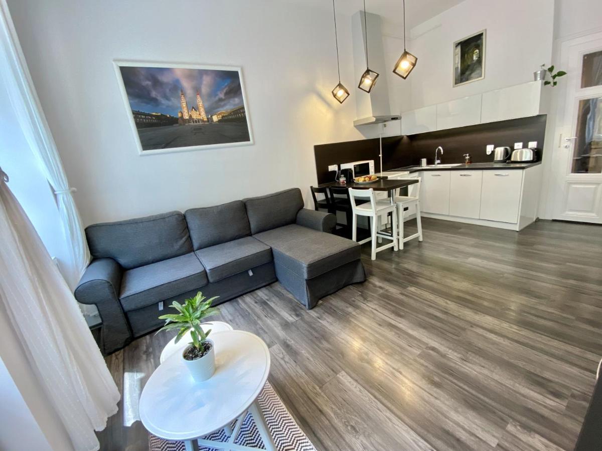 Art Apartment Szeged Eksteriør billede